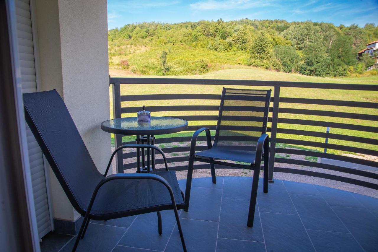 Apartmani Leptir Rakovica Buitenkant foto