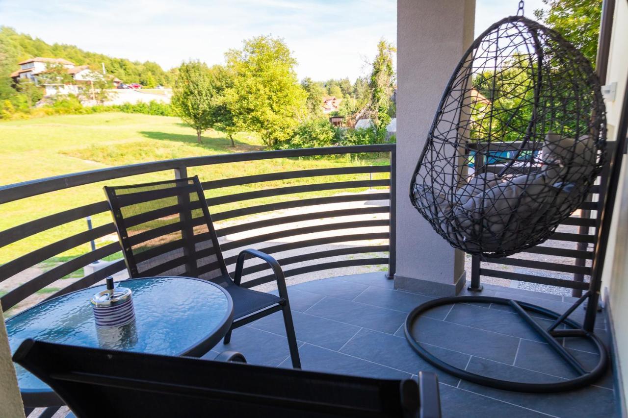 Apartmani Leptir Rakovica Buitenkant foto