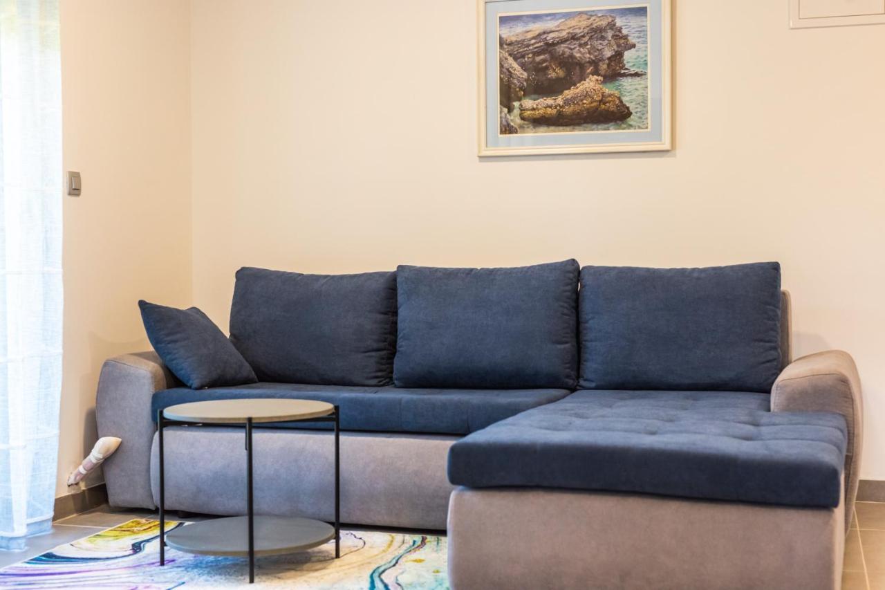 Apartmani Leptir Rakovica Buitenkant foto