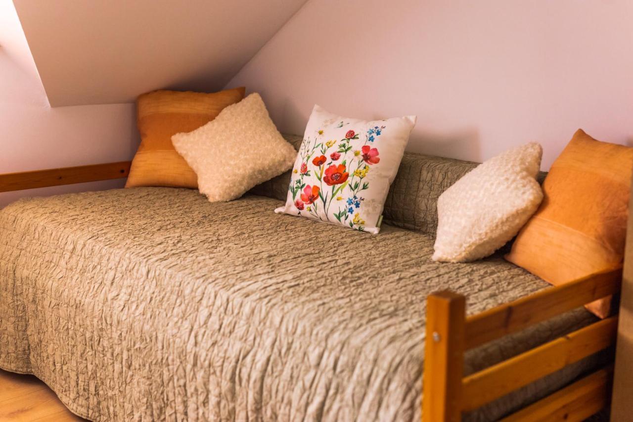 Apartmani Leptir Rakovica Buitenkant foto