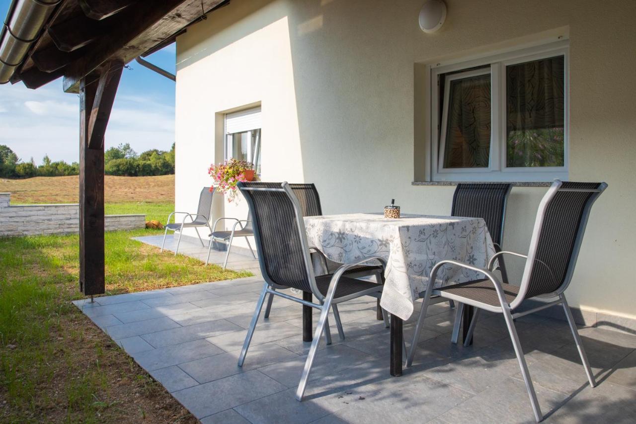 Apartmani Leptir Rakovica Buitenkant foto