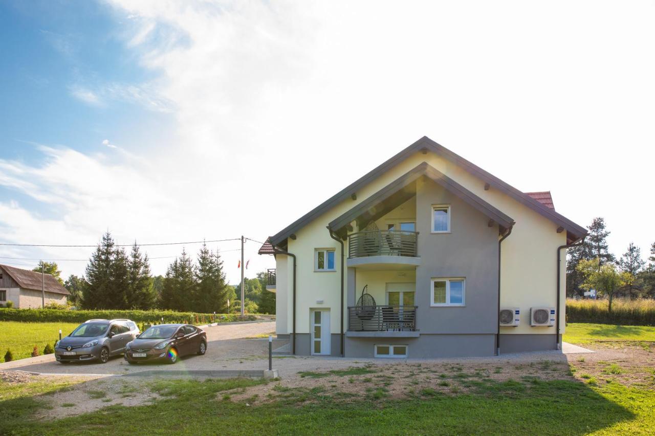 Apartmani Leptir Rakovica Buitenkant foto
