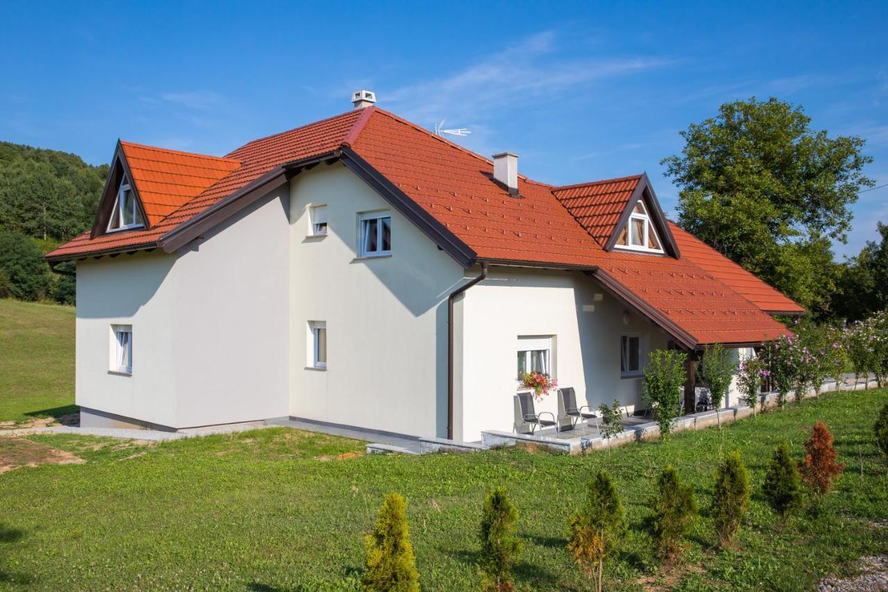 Apartmani Leptir Rakovica Buitenkant foto