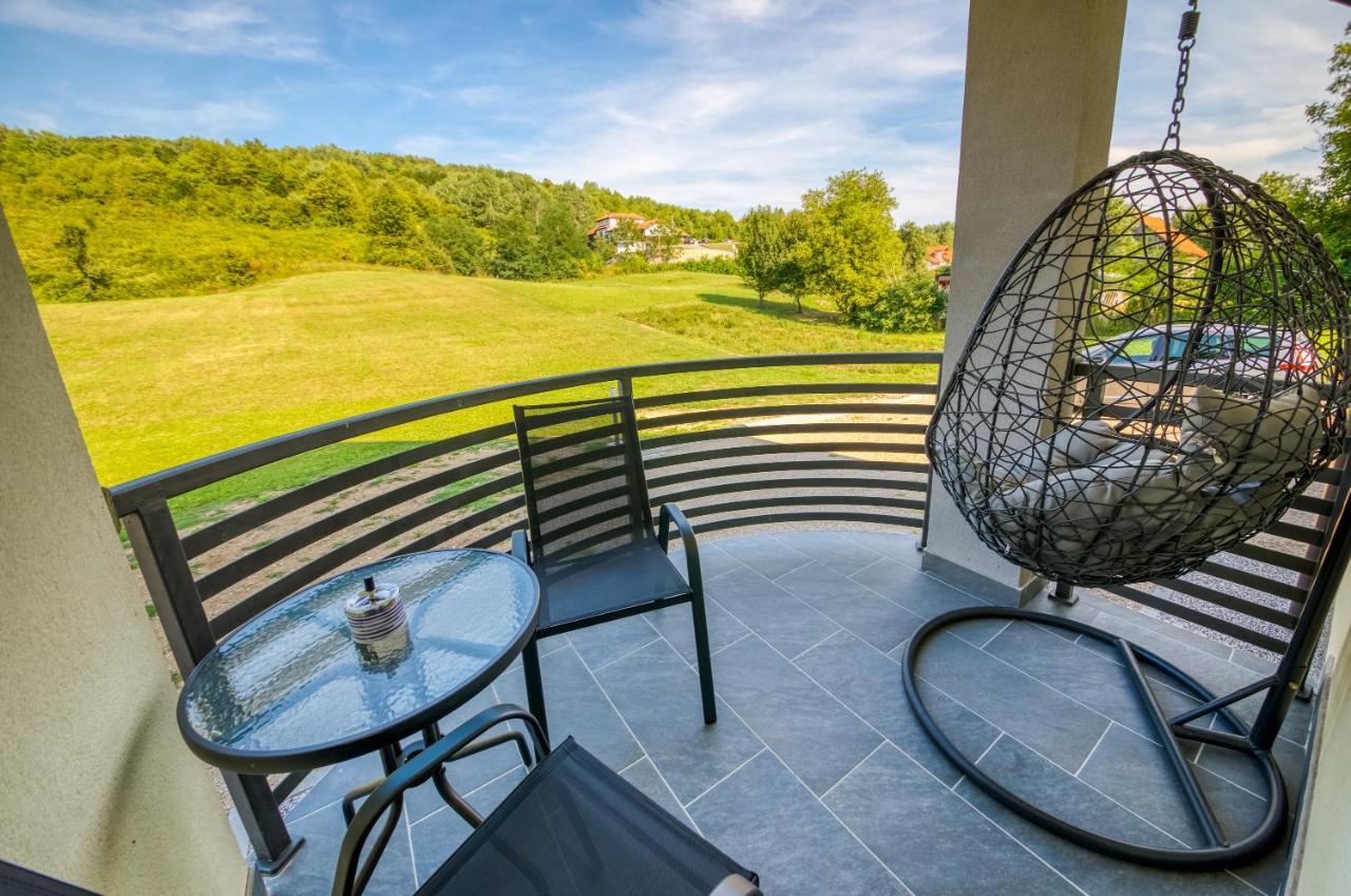 Apartmani Leptir Rakovica Buitenkant foto