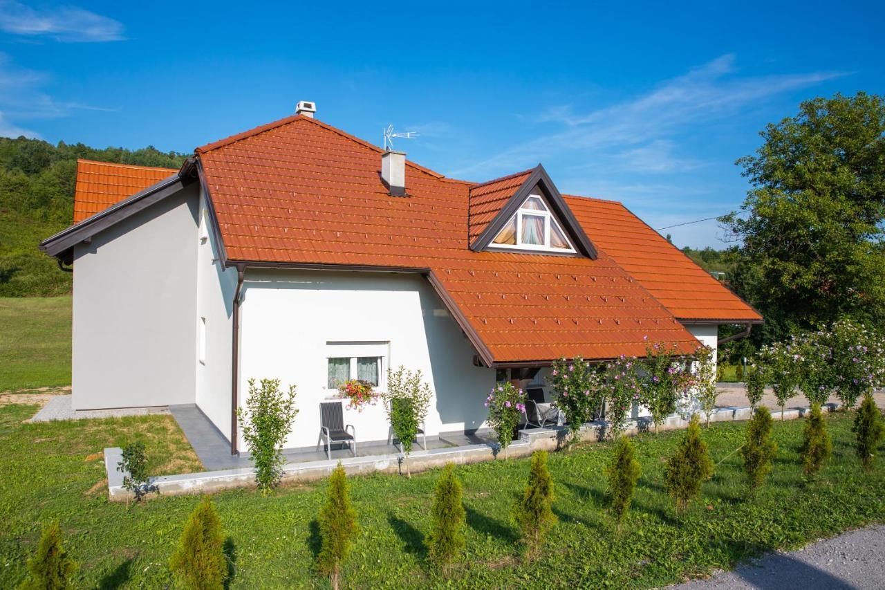 Apartmani Leptir Rakovica Buitenkant foto