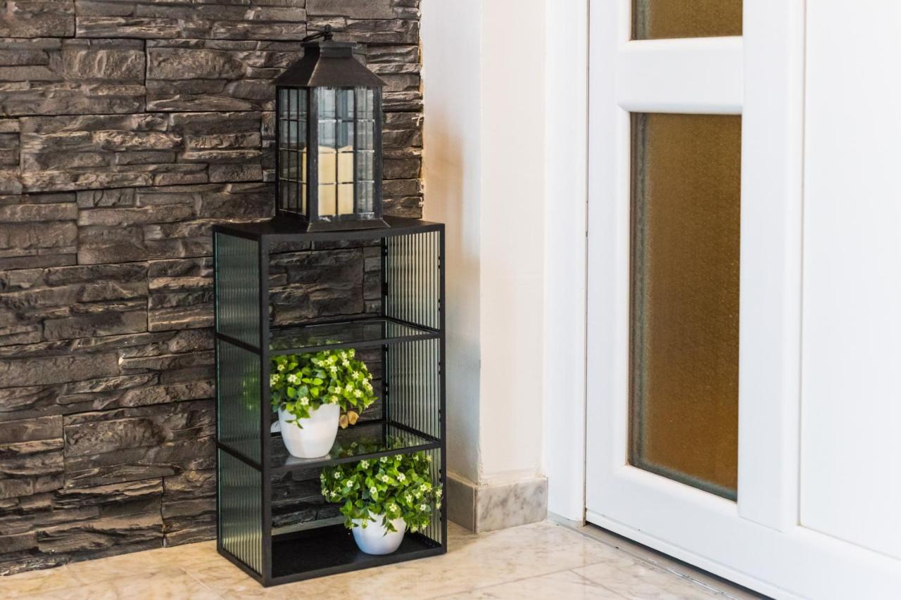 Apartmani Leptir Rakovica Buitenkant foto