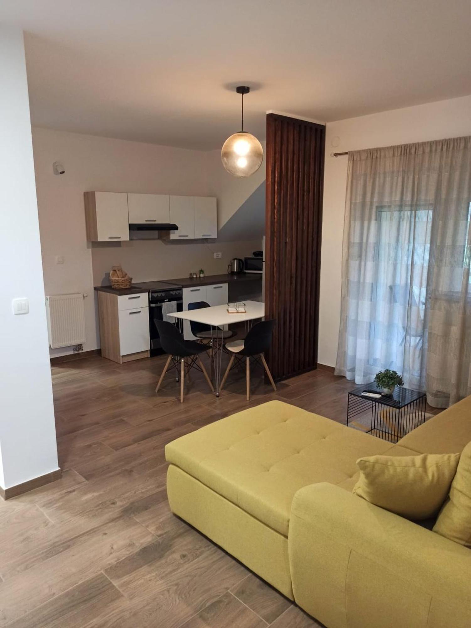Apartmani Leptir Rakovica Buitenkant foto