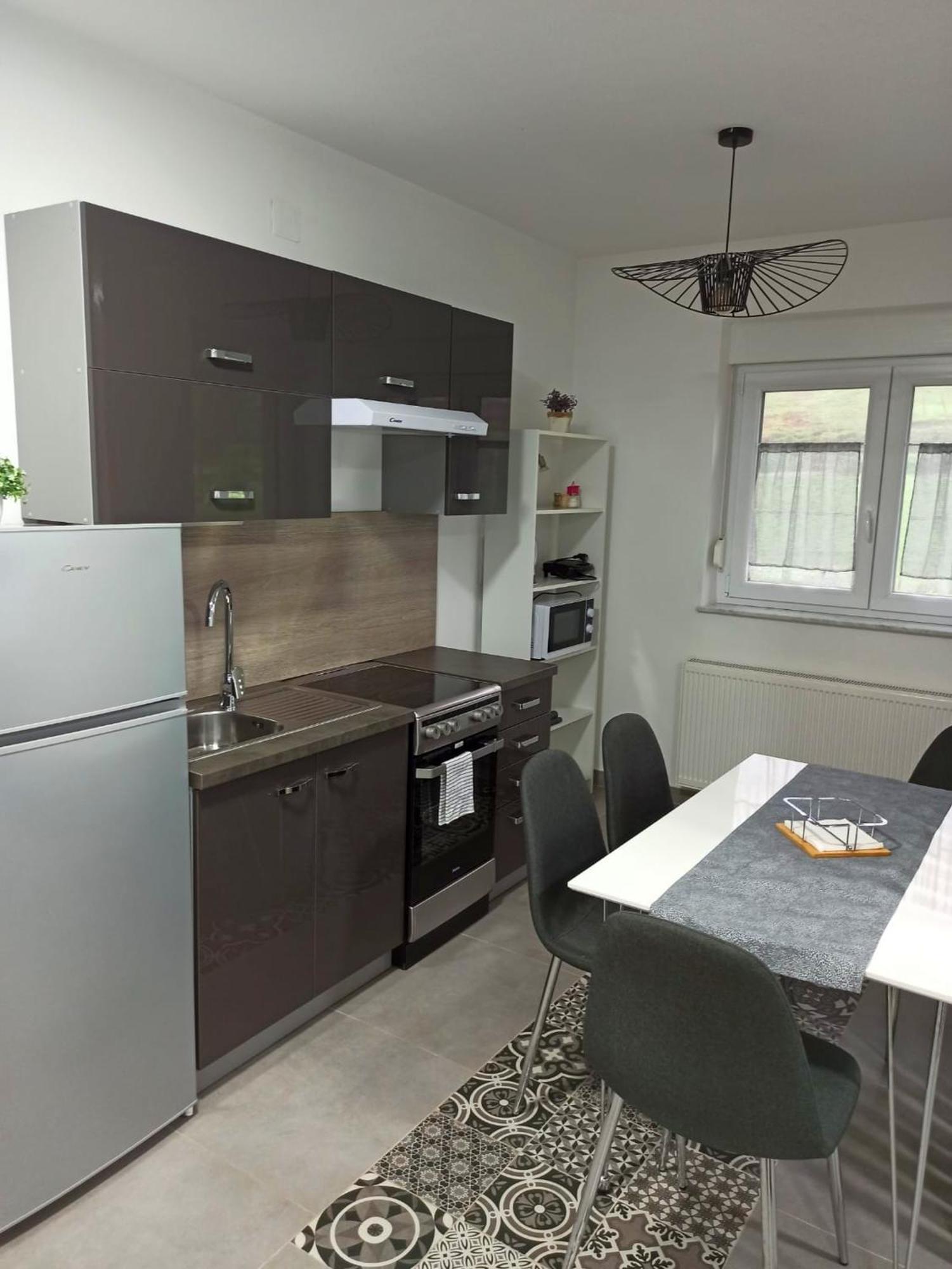 Apartmani Leptir Rakovica Buitenkant foto