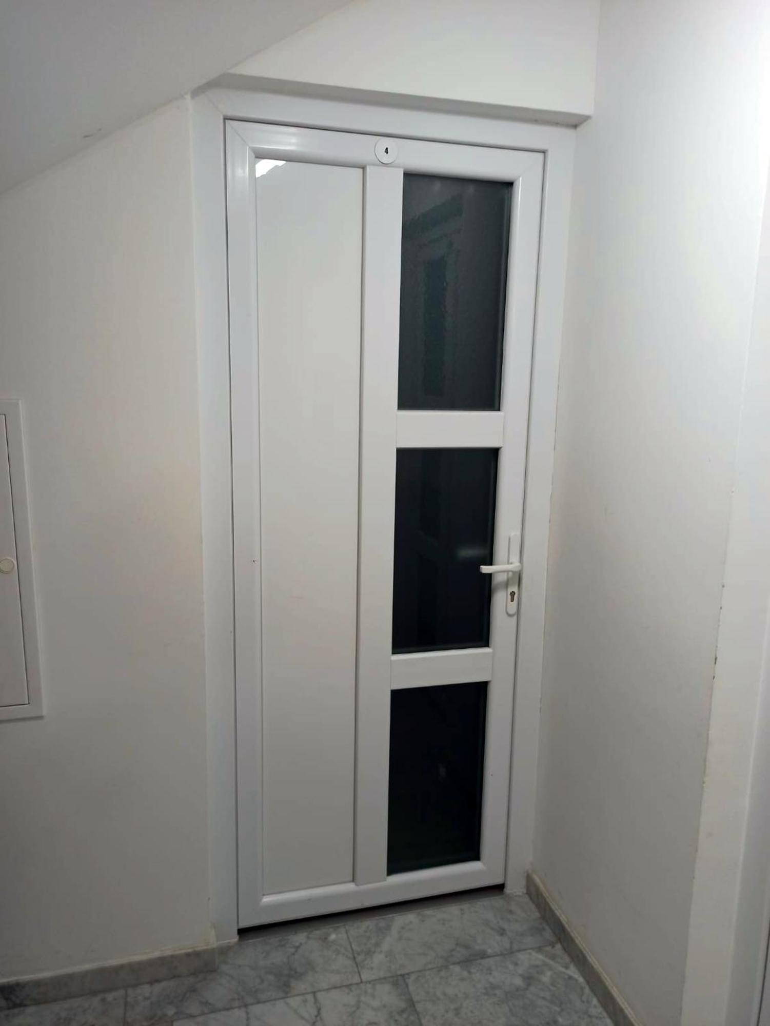 Apartmani Leptir Rakovica Buitenkant foto