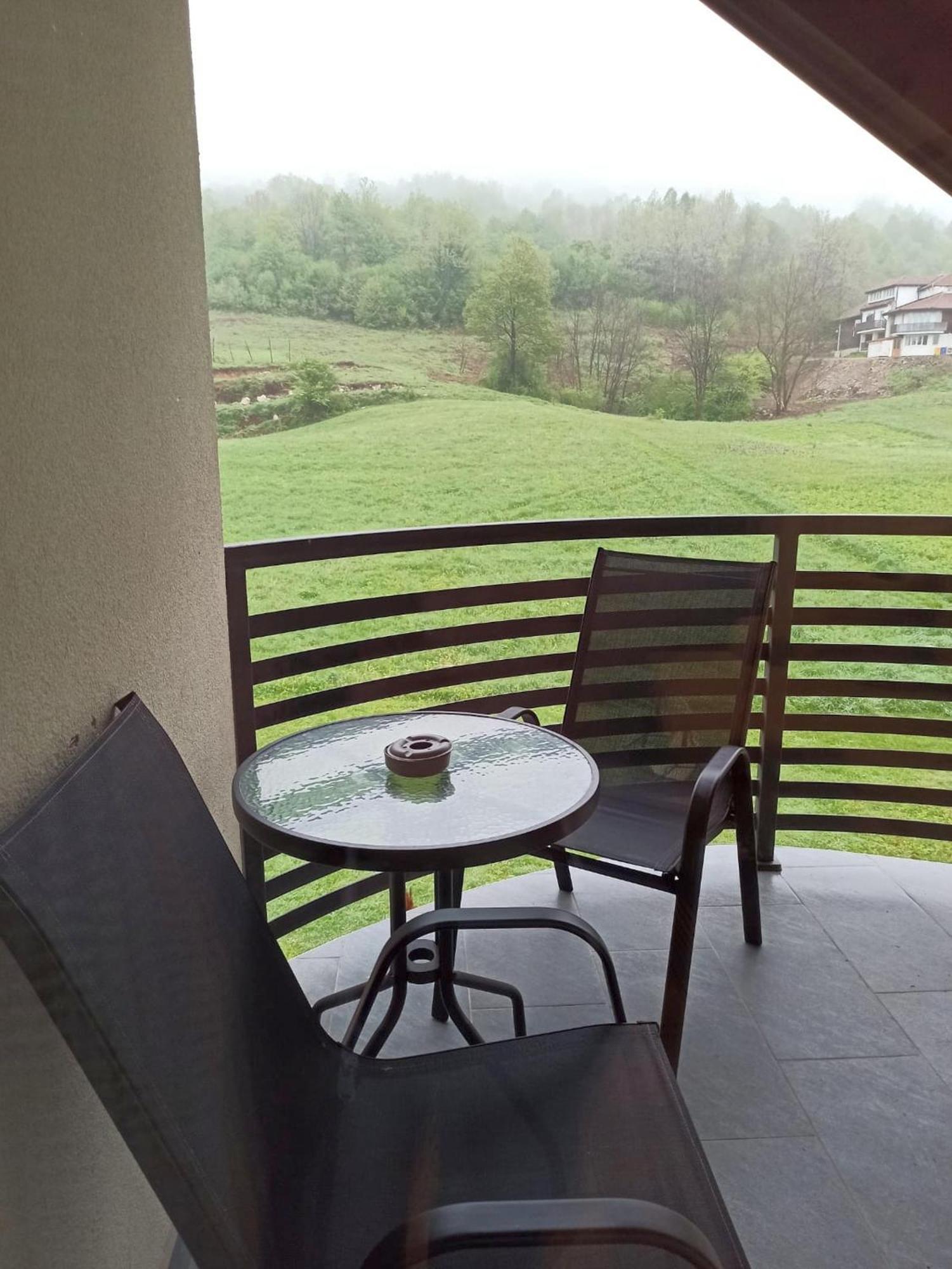 Apartmani Leptir Rakovica Buitenkant foto